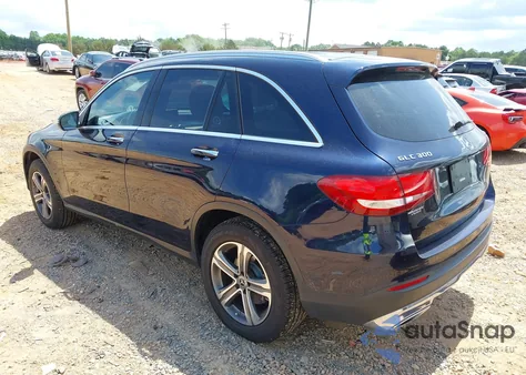 2018 Mercedes-Benz Glc 300 4Matic z USA, uszkodzony, nr VIN WDC0G4KB9JV054848